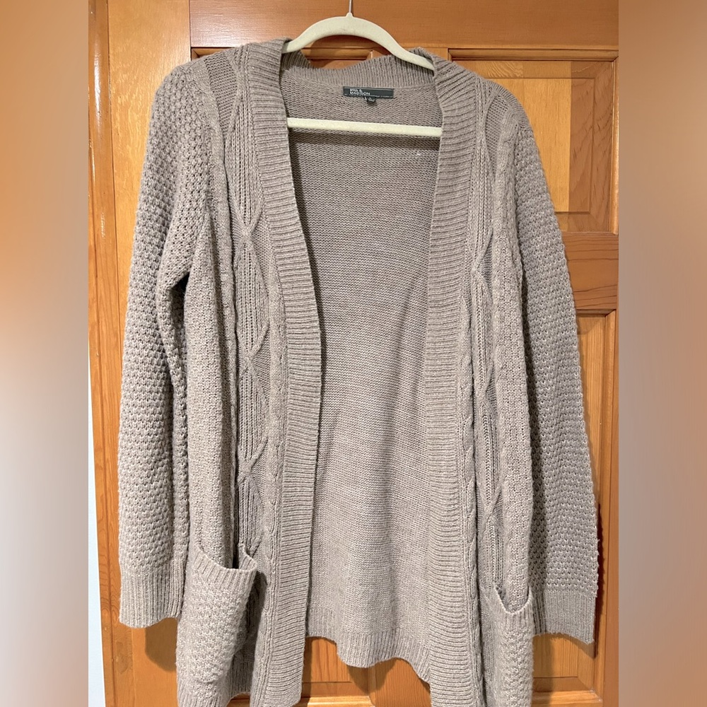 89th & Madison Taupe Cardigan. Open front. Cable knit.